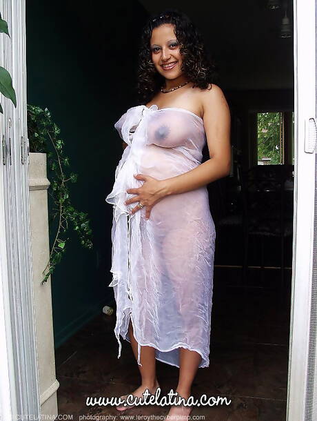 Pregnant Latina Photos